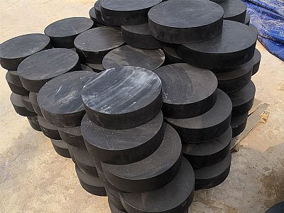 游仙区板式橡胶支座由若干层橡胶片与薄钢板经加压硫化